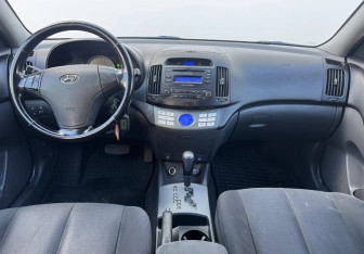 Подержанный автомобиль Hyundai Elantra Sedan 2007 года (9 фото)
