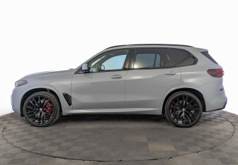 Новый BMW X5 2025 (3 фото)