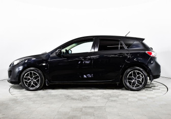 Подержанный автомобиль Mazda 3 Hatchback 2012 года (3 фото)