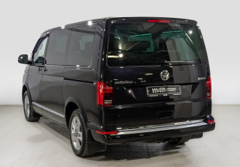Подержанный автомобиль Volkswagen Multivan 2021 года (7 фото)