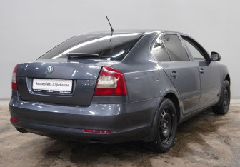 Подержанный автомобиль Skoda Octavia Liftback 2011 года (5 фото)