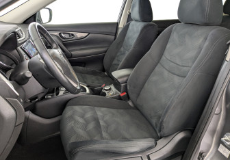 Подержанный автомобиль Nissan X-Trail 2016 года (19 фото)