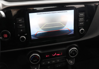 Подержанный автомобиль Kia Rio Sedan 2020 года (13 фото)