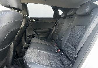 Подержанный автомобиль Kia Ceed Hatchback 2019 года (11 фото)