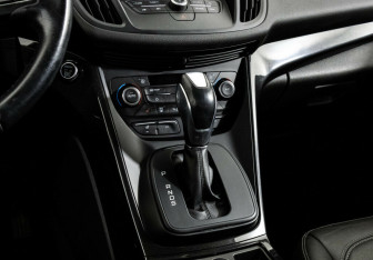 Подержанный автомобиль Ford Kuga 2017 года (11 фото)