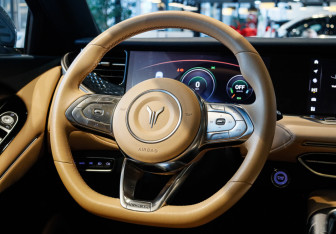 Подержанный автомобиль Voyah Free 2022 года (24 фото)