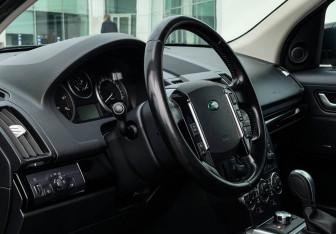 Подержанный автомобиль Land Rover Freelander 2011 года (13 фото)