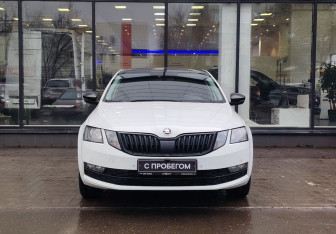 Подержанный автомобиль Skoda Octavia Liftback 2019 года (2 фото)