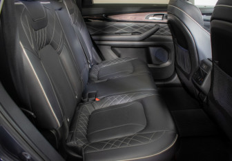 Подержанный автомобиль Exeed VX 2022 года (10 фото)