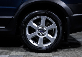 Подержанный автомобиль Volvo XC70 2008 года (15 фото)