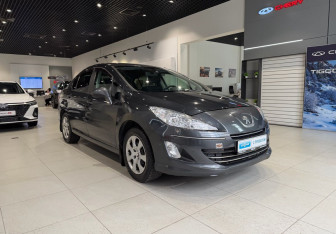 Подержанный автомобиль Peugeot 408 2013 года (3 фото)
