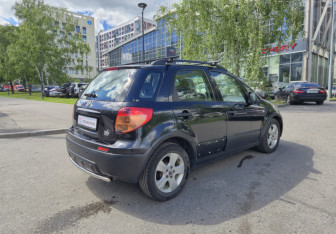 Подержанный автомобиль Fiat Sedici 2008 года (5 фото)