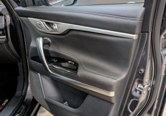 Подержанный автомобиль Changan CS95 2023 года (25 фото)