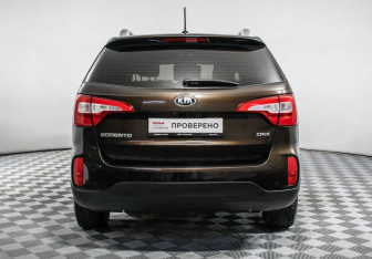 Подержанный автомобиль Kia Sorento 2013 года (6 фото)