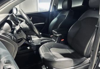 Подержанный автомобиль Hyundai ix35 2012 года (8 фото)