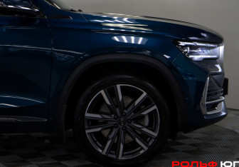 Подержанный автомобиль Geely Monjaro 2023 года (21 фото)