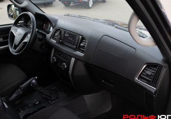 Подержанный автомобиль УАЗ Patriot 2018 года (7 фото)