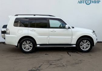 Подержанный автомобиль Mitsubishi Pajero 2014 года (4 фото)