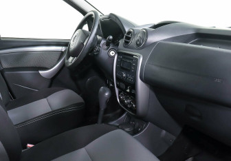 Подержанный автомобиль Renault Duster 2012 года (8 фото)