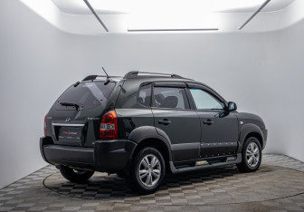 Подержанный автомобиль Hyundai Tucson 2008 года (5 фото)