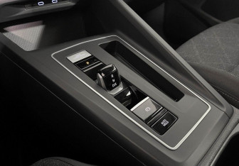 Подержанный автомобиль Volkswagen Golf Hatchback 2020 года (11 фото)