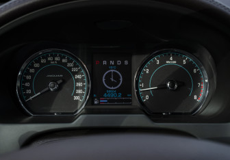 Подержанный автомобиль Jaguar XF Sedan 2013 года (12 фото)