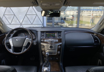 Подержанный автомобиль Infiniti QX80 2018 года (13 фото)