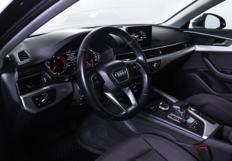 Подержанный автомобиль Audi A4 Sedan 2016 года (15 фото)