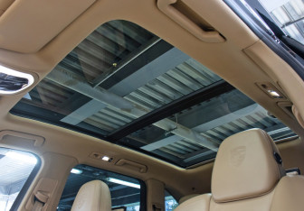 Подержанный автомобиль Porsche Cayenne 2015 года (24 фото)