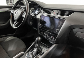 Подержанный автомобиль Skoda Octavia Wagon 2018 года (9 фото)