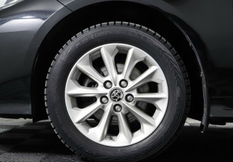 Подержанный автомобиль Toyota Corolla Sedan 2021 года (8 фото)