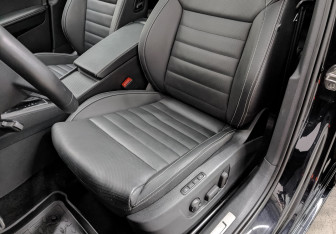 Подержанный автомобиль Skoda Superb Liftback 2025 года (19 фото)