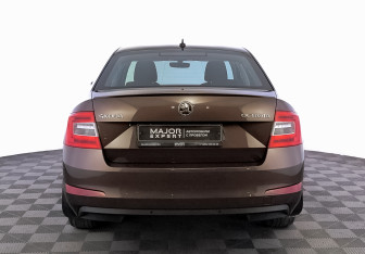 Подержанный автомобиль Skoda Octavia Liftback 2016 года (6 фото)
