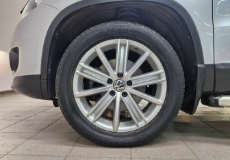 Подержанный автомобиль Volkswagen Tiguan 2013 года (12 фото)