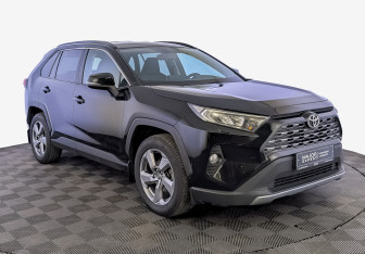 Подержанный автомобиль Toyota RAV4 2020 года (3 фото)