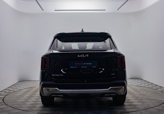 Подержанный автомобиль Kia Sorento 2024 года (6 фото)