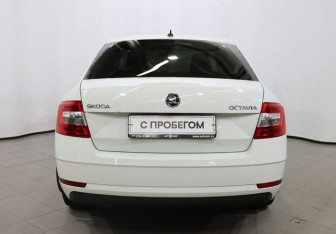Подержанный автомобиль Skoda Octavia Liftback 2017 года (5 фото)