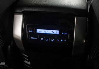 Подержанный автомобиль Toyota Land Cruiser Prado 2021 года (24 фото)