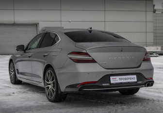 Подержанный автомобиль Genesis G70 2021 года (8 фото)