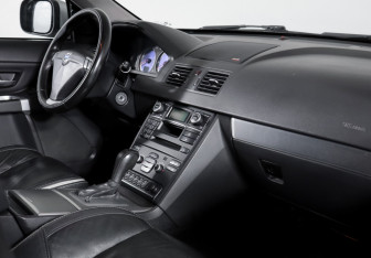 Подержанный автомобиль Volvo XC90 2008 года (9 фото)