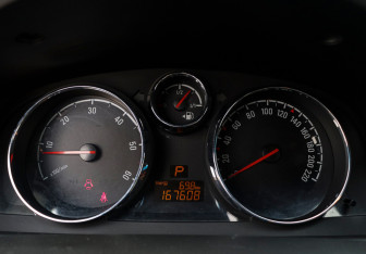 Подержанный автомобиль Opel Antara 2013 года (21 фото)