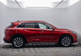 Подержанный автомобиль Infiniti QX50 2019 года (4 фото)