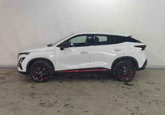 Подержанный автомобиль Omoda C5 2023 года (7 фото)