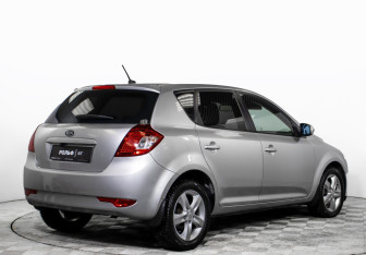 Подержанный автомобиль Kia Ceed Hatchback 2012 года (5 фото)