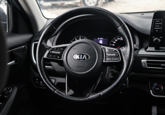 Подержанный автомобиль Kia Seltos 2020 года (12 фото)