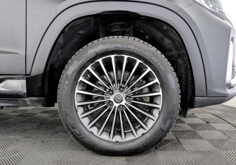 Подержанный автомобиль Changan CS95 2022 года (18 фото)