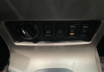 Подержанный автомобиль Nissan Pathfinder 2007 года (17 фото)