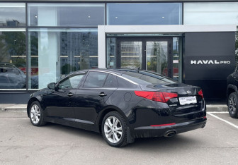 Подержанный автомобиль Kia Optima Sedan 2012 года (7 фото)