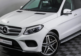 Подержанный автомобиль Mercedes-Benz GLE 2016 года (29 фото)
