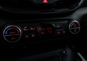 Подержанный автомобиль Kia Soul 2022 года (12 фото)